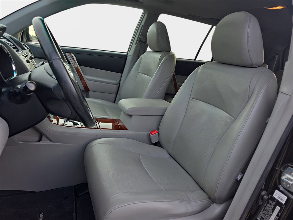 Used 2013 Toyota Highlander Limited image 16