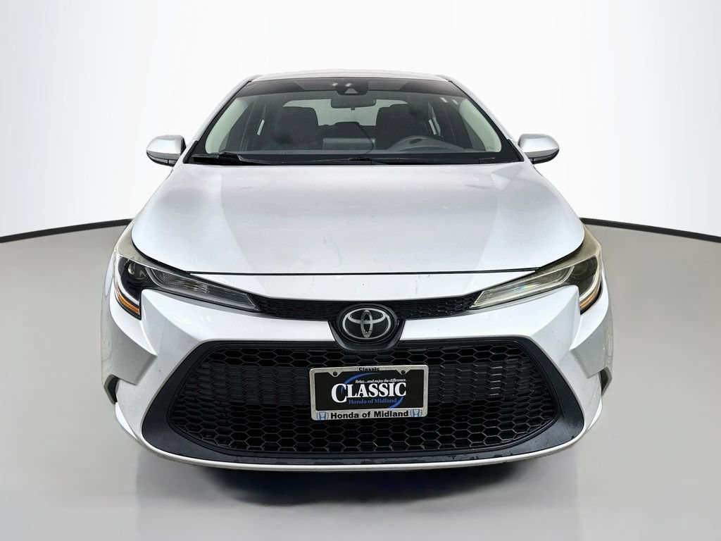 Used 2022 Toyota Corolla LE FWD image 2