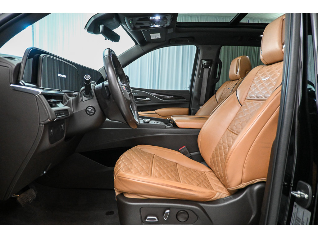Used 2023 Cadillac Escalade Premium Luxury AWD/4WD image 9