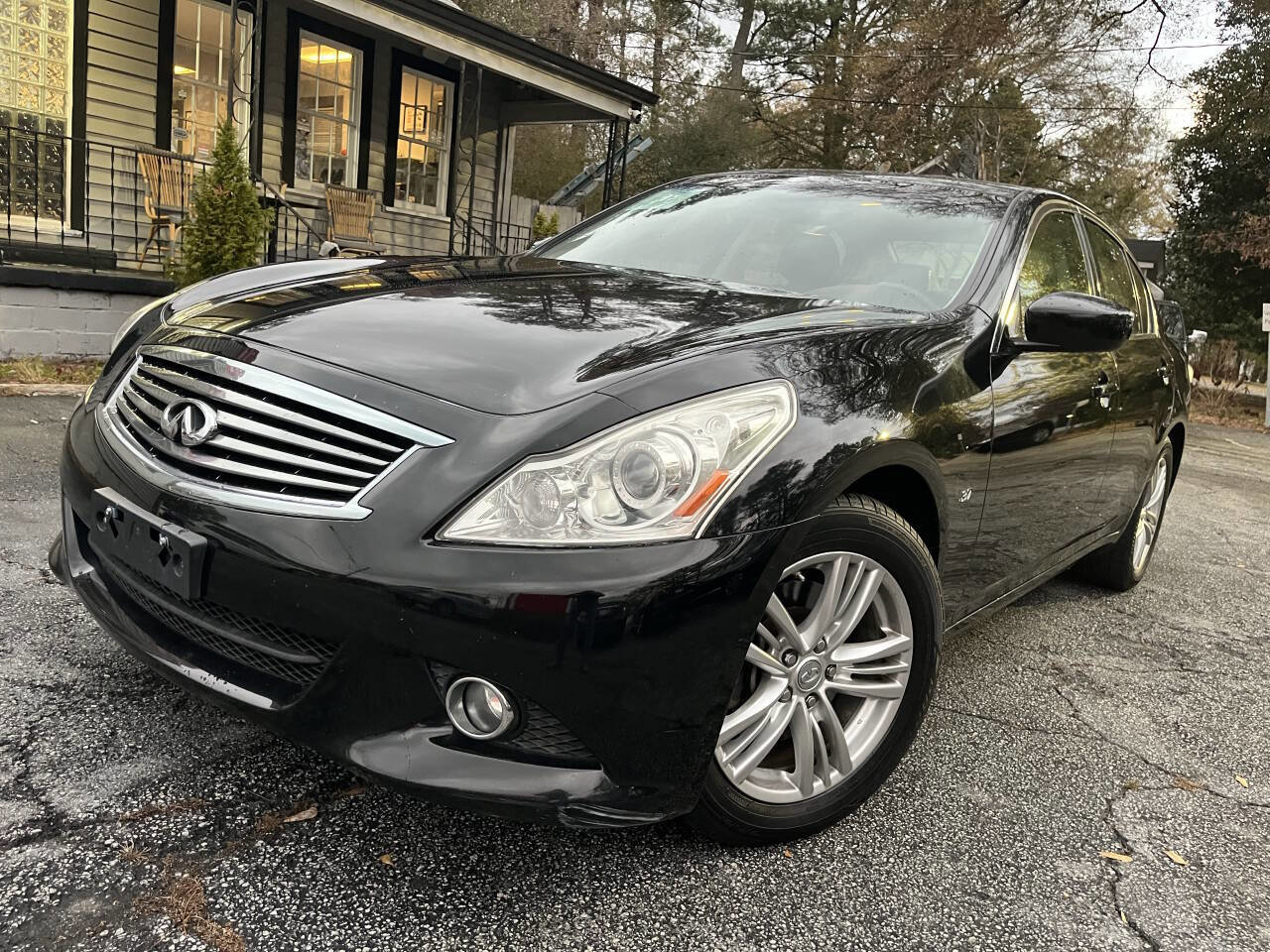 Used 2015 INFINITI Q40 AWD w/ Navigation Package