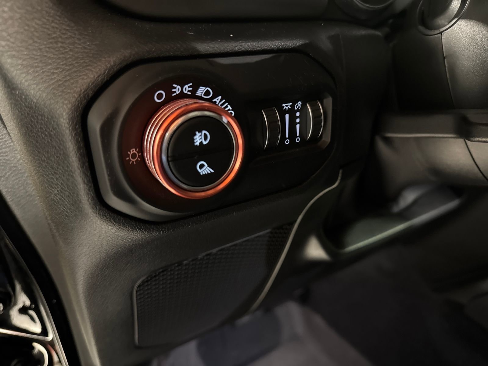 Used 2021 Jeep Gladiator Willys image 15