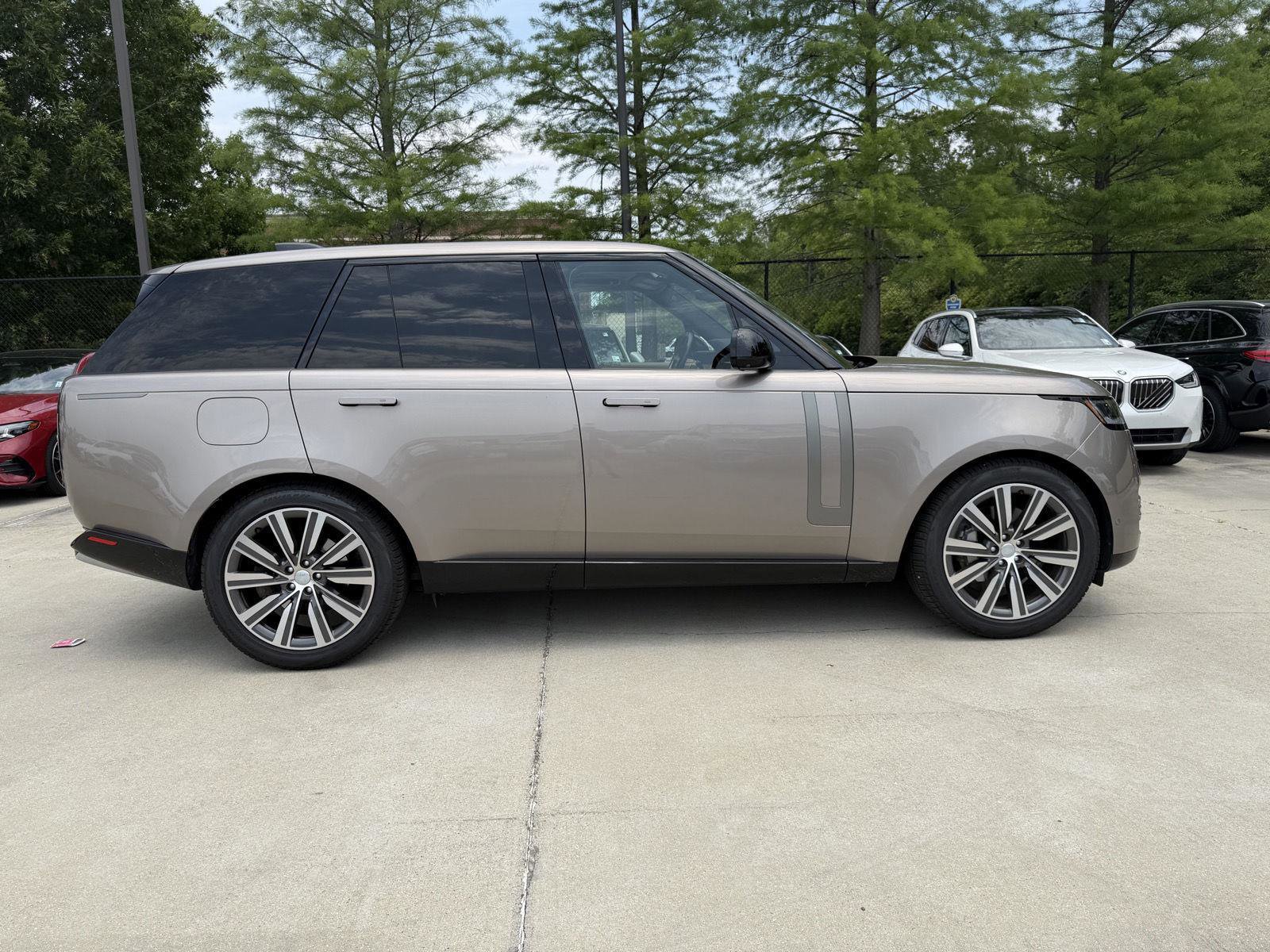 Used 2023 Land Rover Range Rover SE AWD/4WD image 28