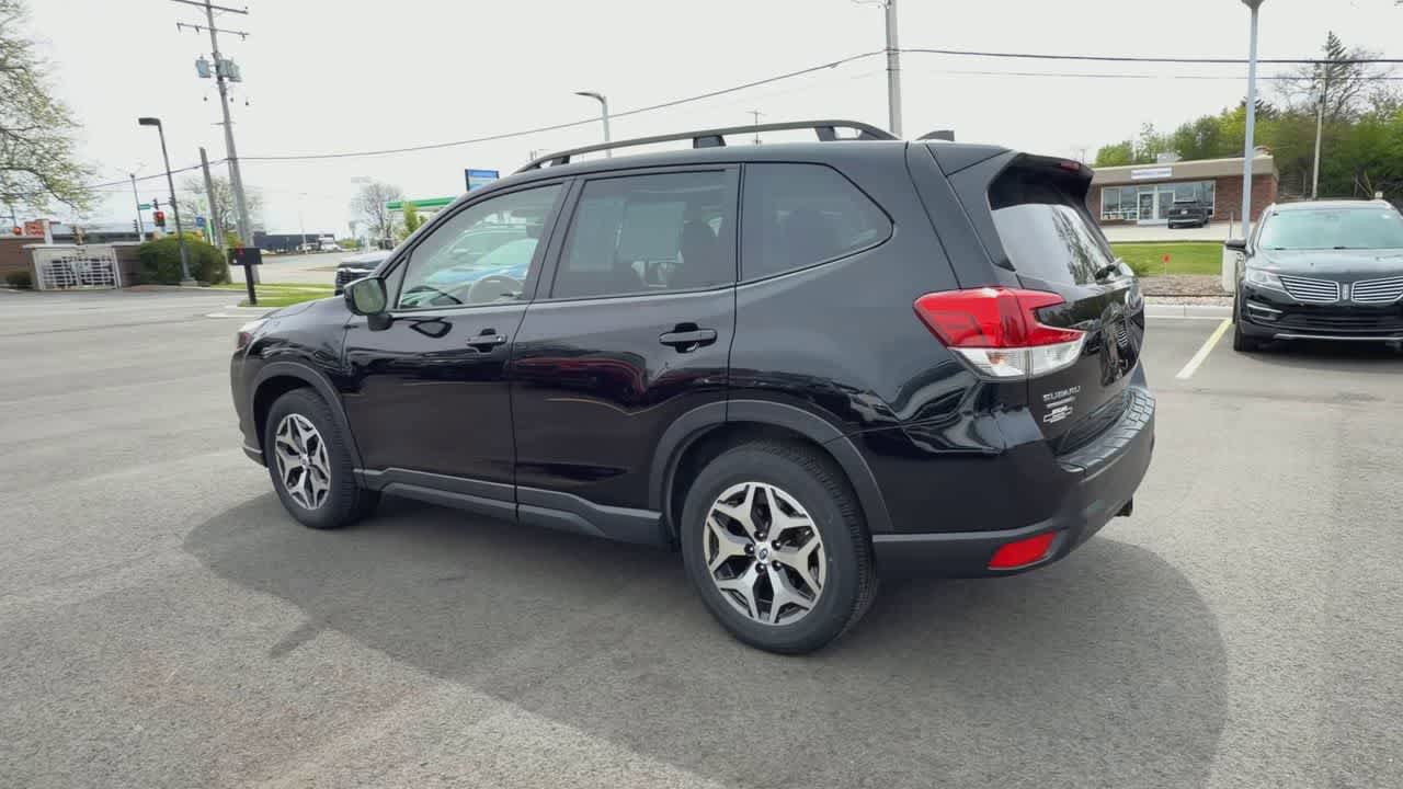 Certified 2023 Subaru Forester Premium AWD/4WD image 6