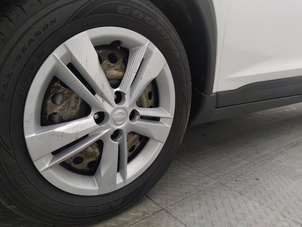 Used 2022 Nissan Kicks S image 31