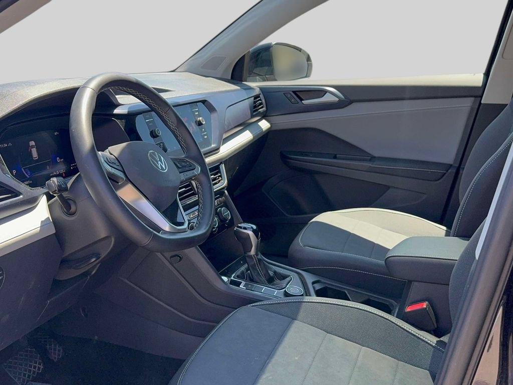 Used 2024 Volkswagen Taos SE w/ Panoramic Sunroof Package AWD/4WD image 27