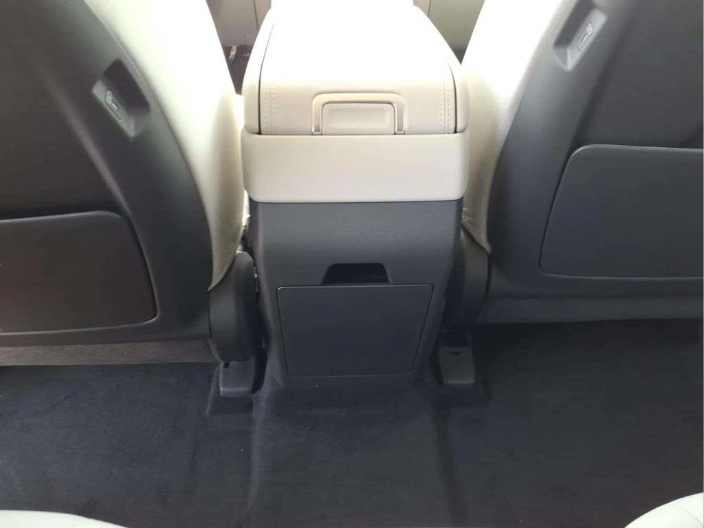 New 2026 Hyundai Santa Fe SE FWD image 11