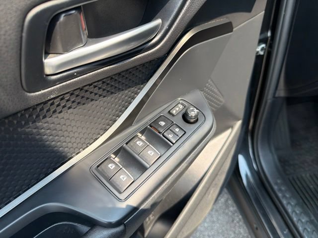 Used 2018 Toyota C-HR XLE FWD image 11