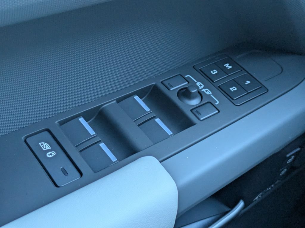 New 2026 Land Rover Defender 130 X-Dynamic SE AWD/4WD image 26