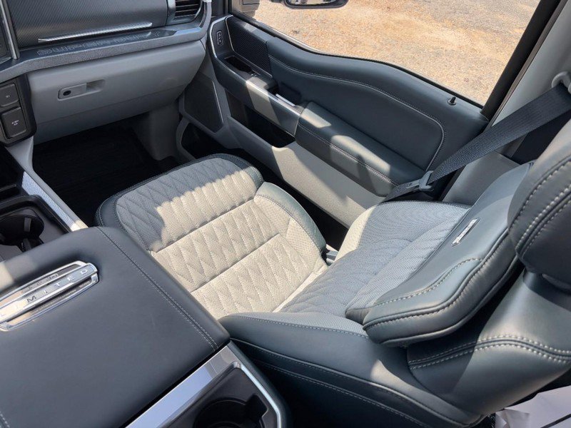 Used 2024 Ford F350 Limited image 15