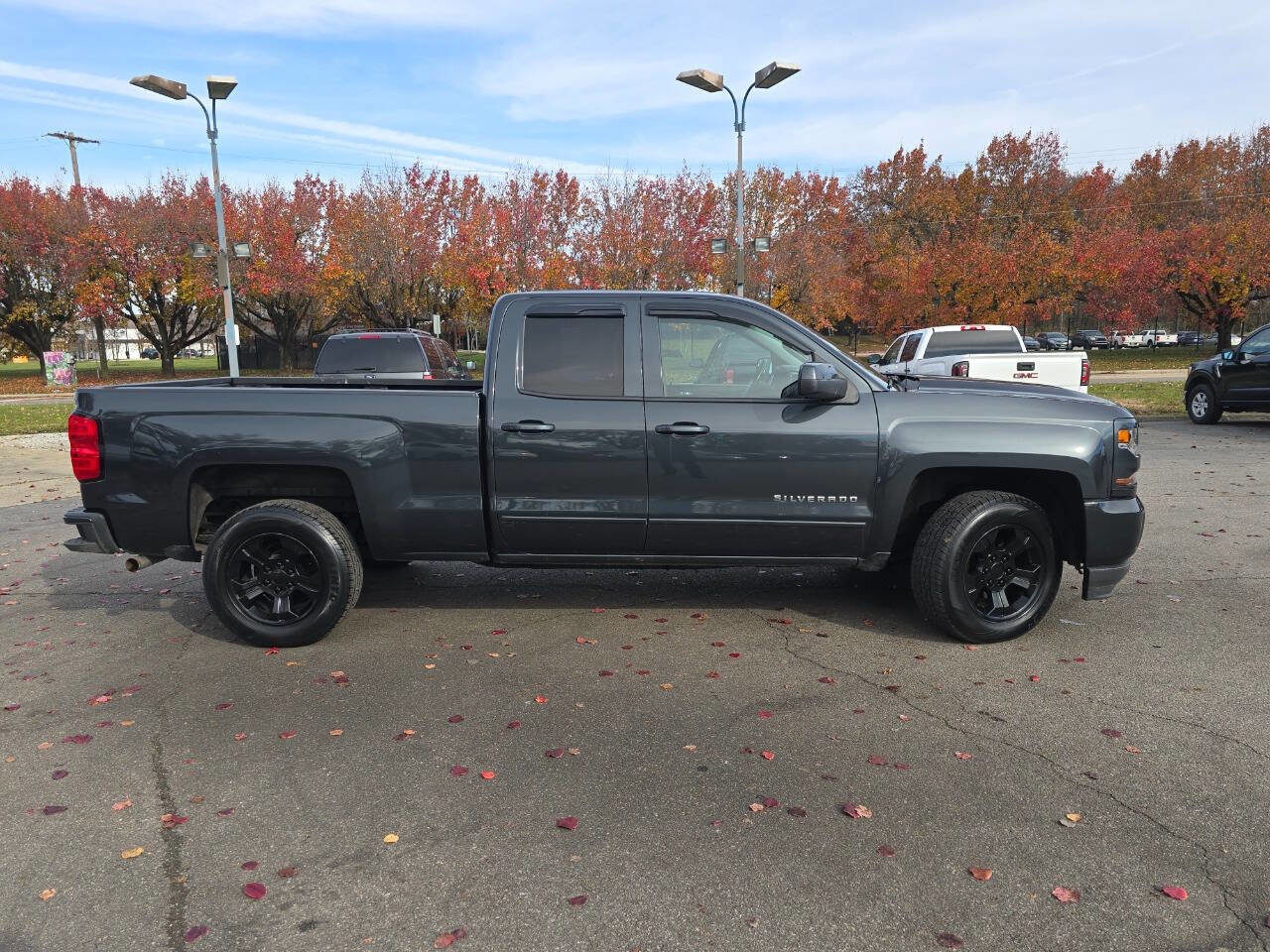 Used 2018 Chevrolet Silverado 1500 LT w/ All Star Edition image 17