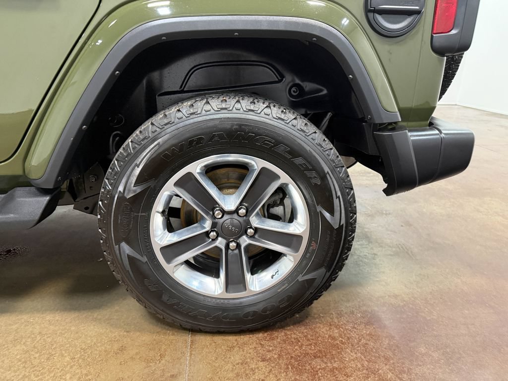 Used 2023 Jeep Wrangler Unlimited Sahara w/ Dual Top Group AWD/4WD image 85