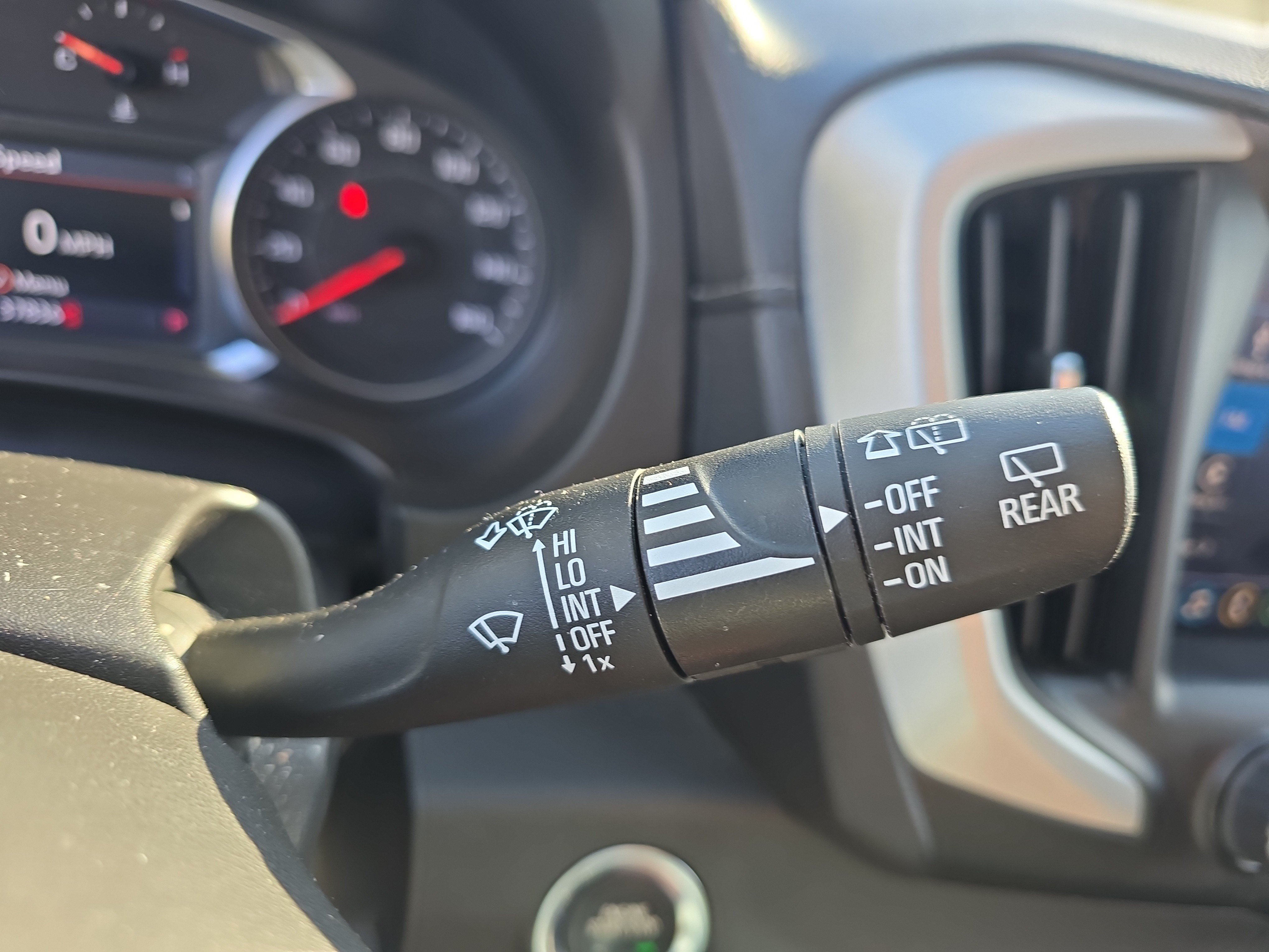 Used 2023 GMC Terrain SLE w/ Driver Convenience Package AWD/4WD image 28