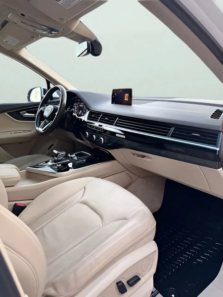 Used 2017 Audi Q7 3.0T Premium Plus w/ Premium Plus Package image 27