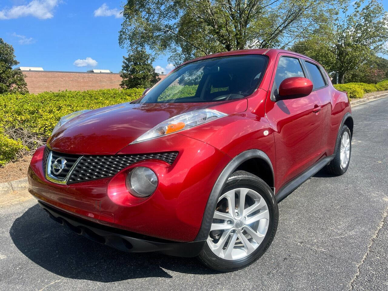 Used 2012 Nissan Juke SV FWD image 1