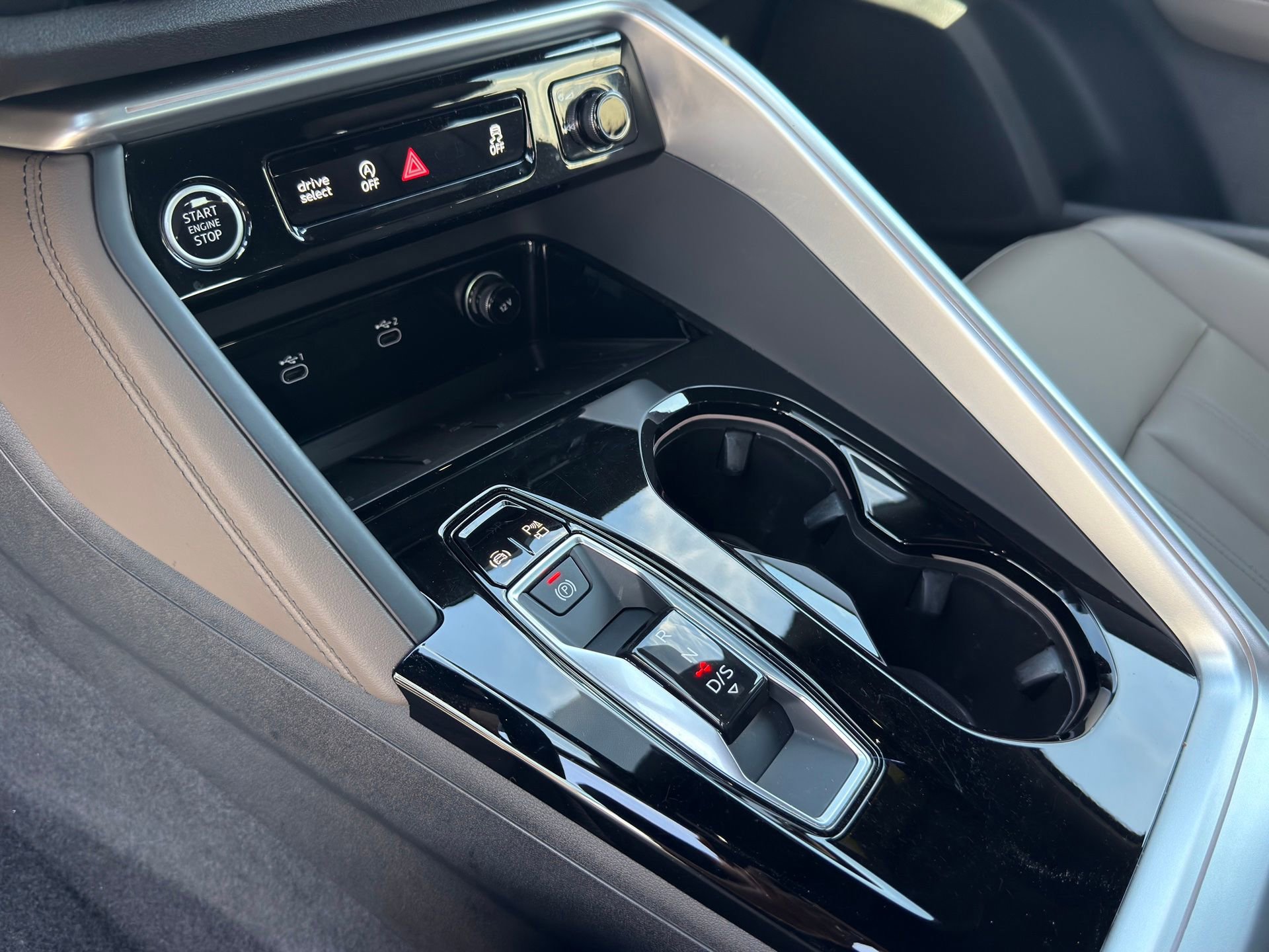 Certified 2025 Audi Q5 Premium w/ Convenience Package image 12