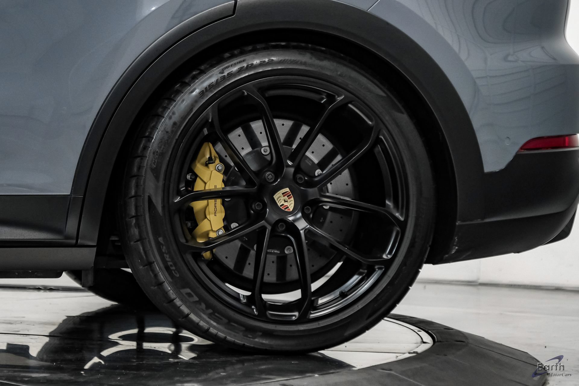 Used 2024 Porsche Cayenne Turbo GT AWD/4WD image 92