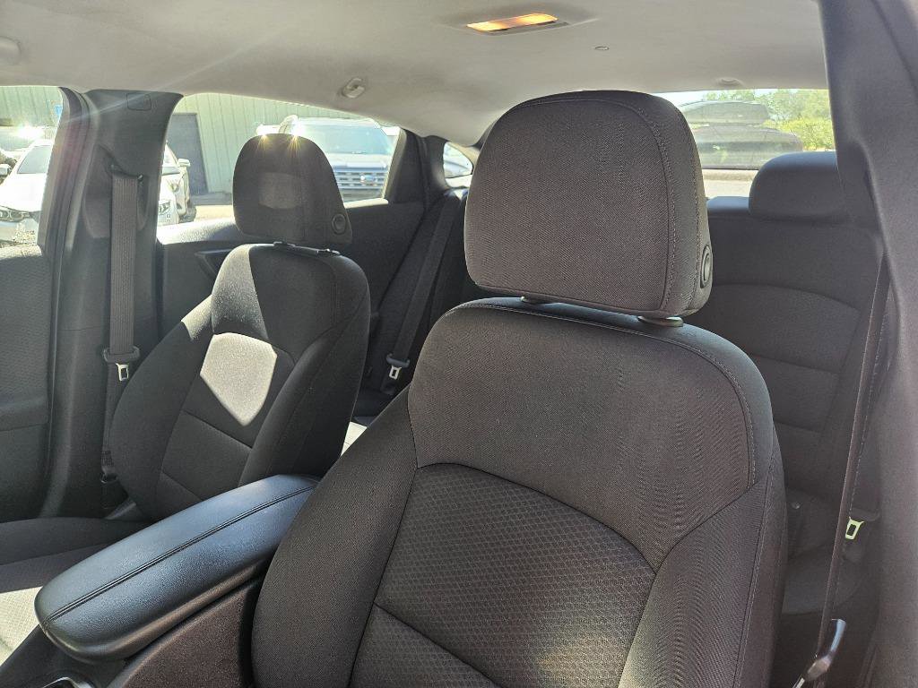 Used 2018 Chevrolet Malibu LT image 19