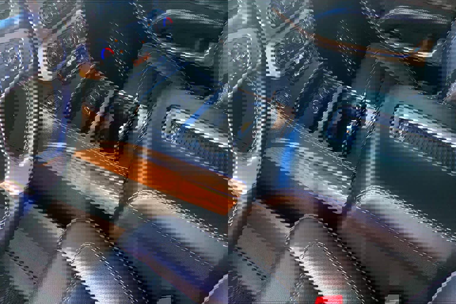 Used 2019 GMC Yukon XL Denali w/ Open Road Package image 16