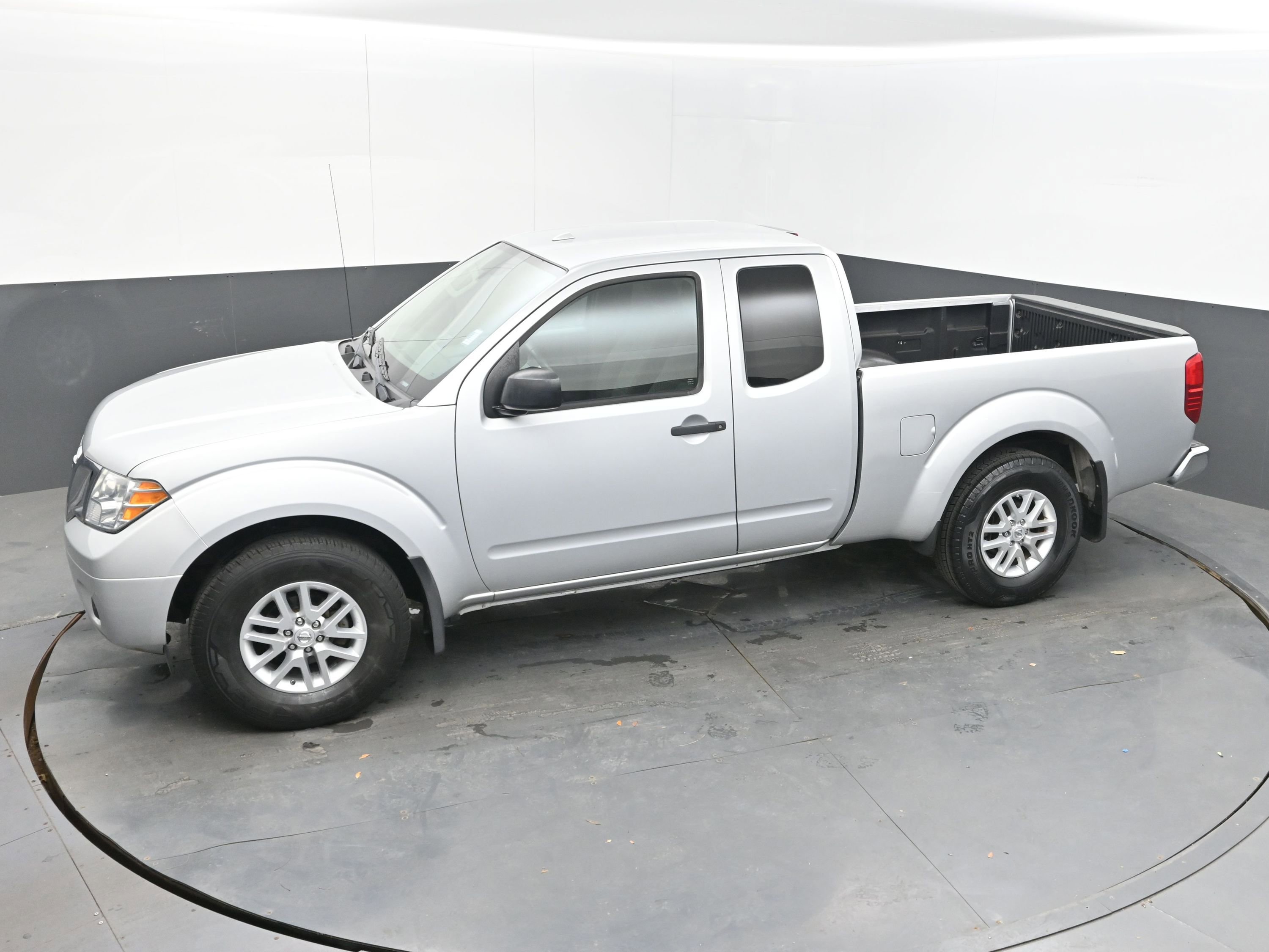 Used 2017 Nissan Frontier SV RWD image 32