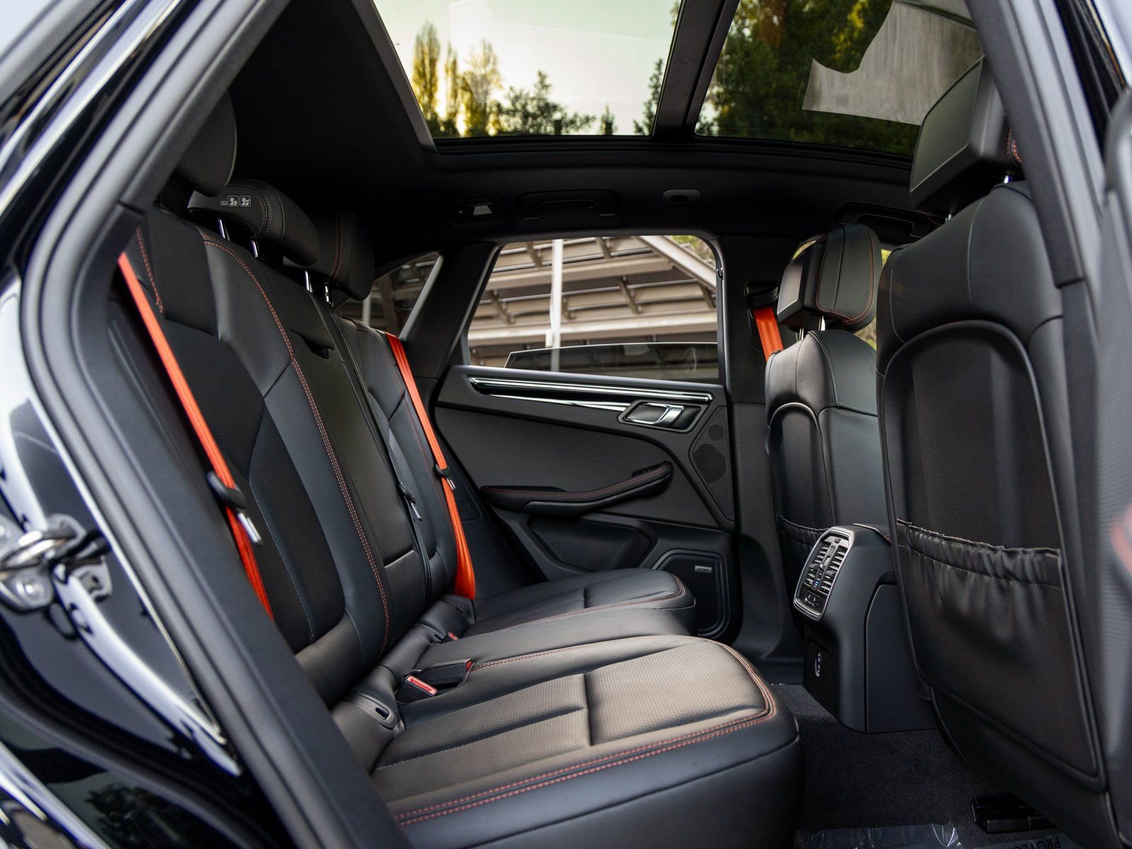 New 2026 Porsche Macan AWD/4WD image 44