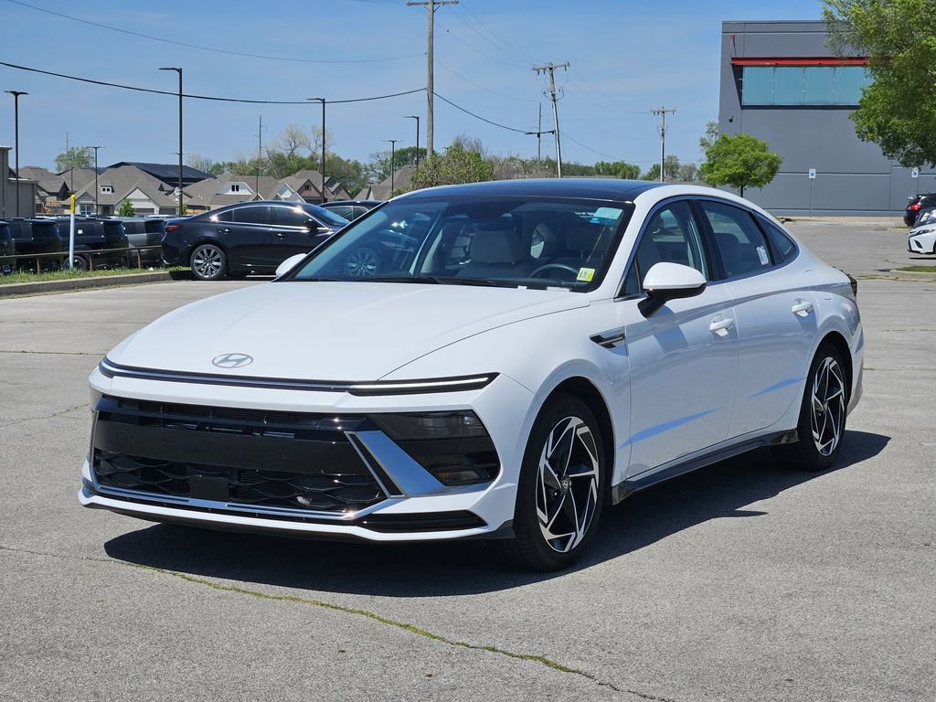 Certified 2025 Hyundai Sonata SEL FWD image 2
