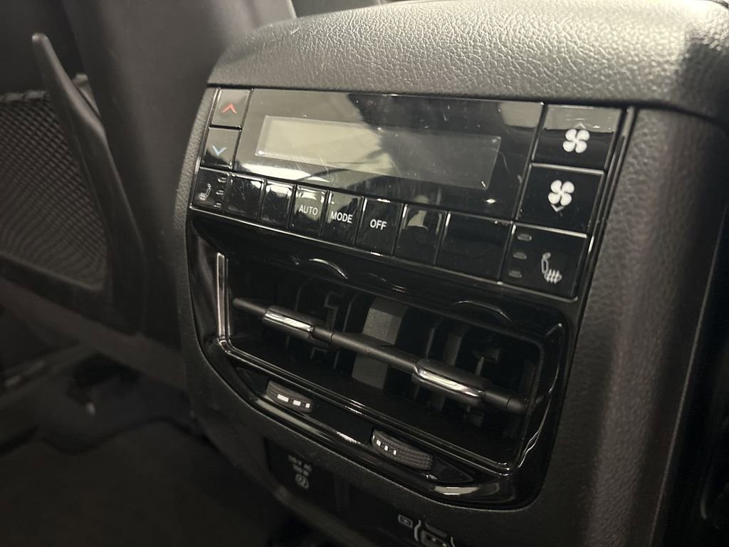 Used 2023 Jeep Grand Cherokee L Limited w/ Luxury Tech Group II image 70