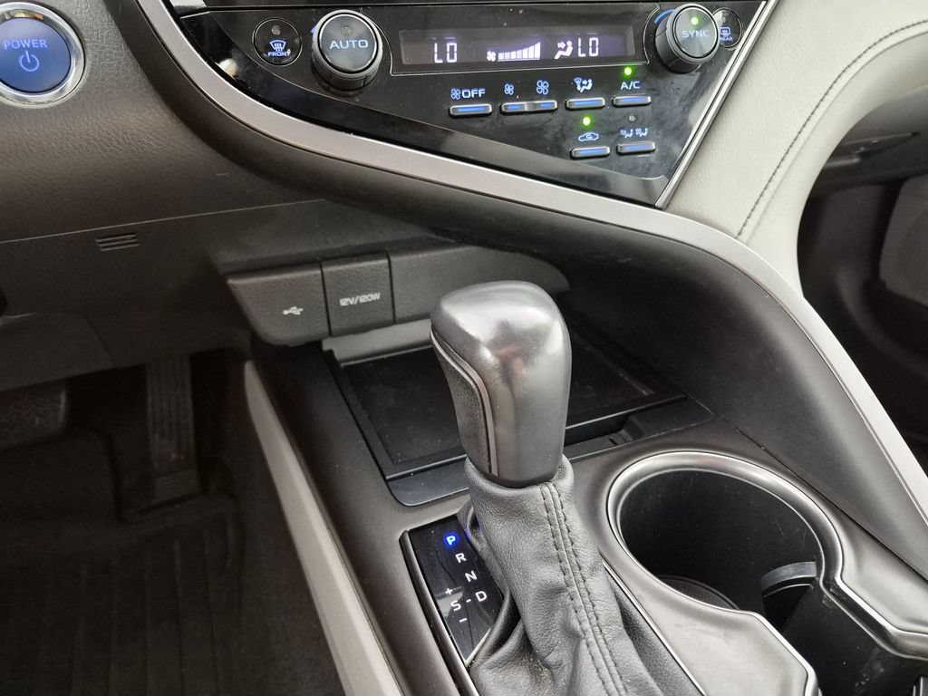 Used 2021 Toyota Camry SE FWD image 20