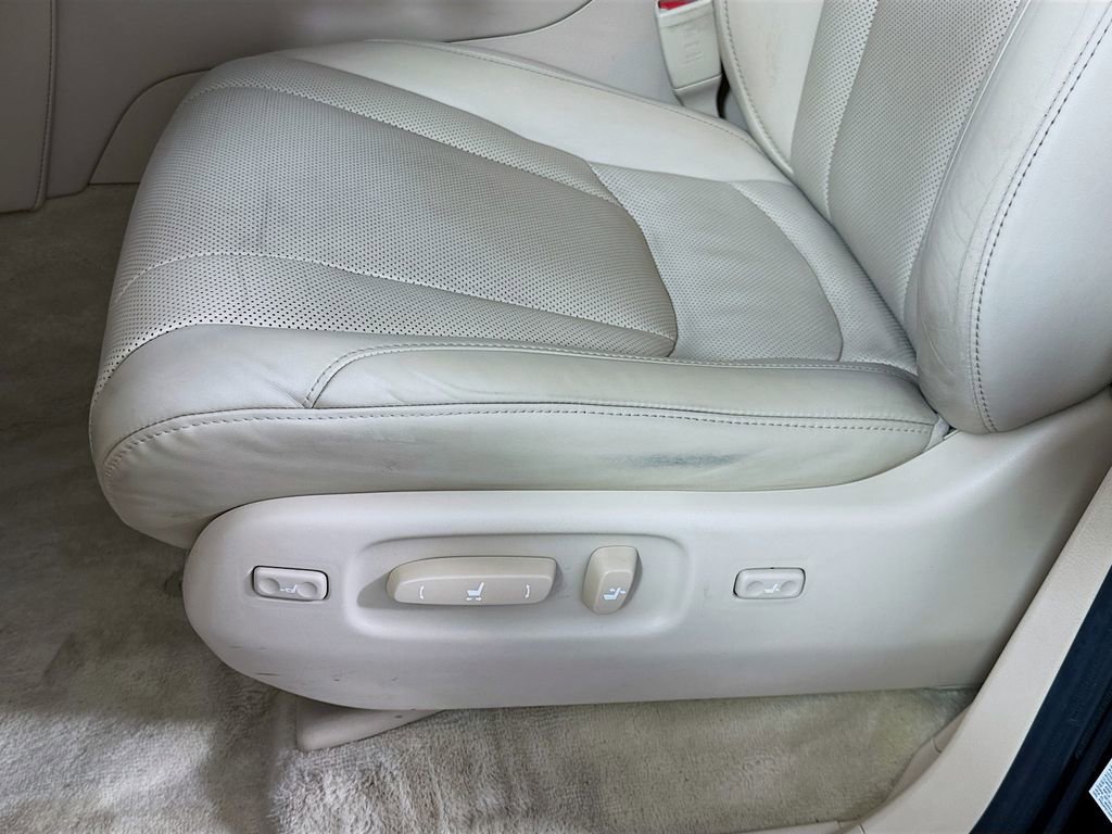 Used 2018 Lexus LX 570 4WD image 20