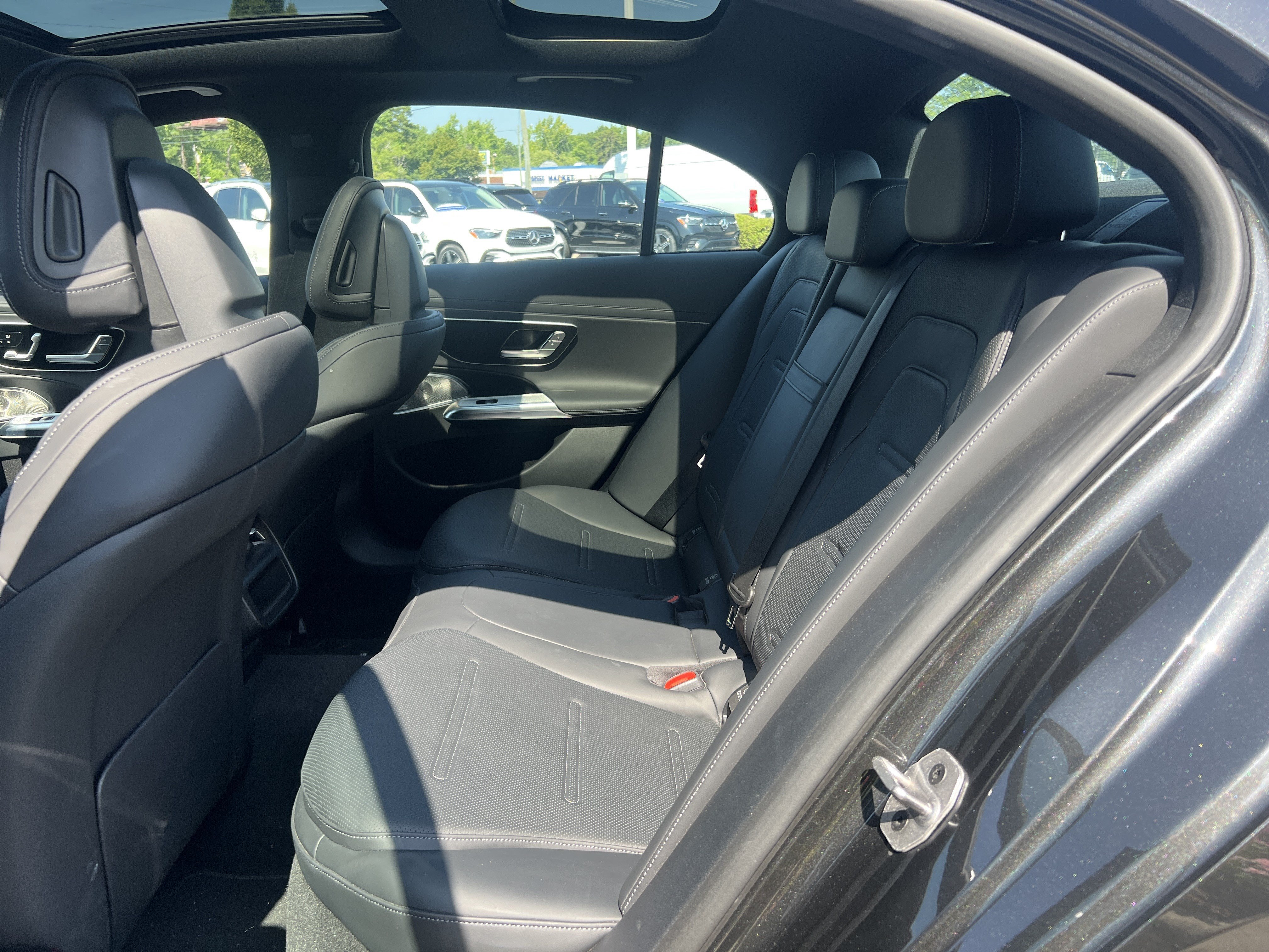 Certified 2025 Mercedes-Benz E 53 AMG e 4MATIC Sedan image 33