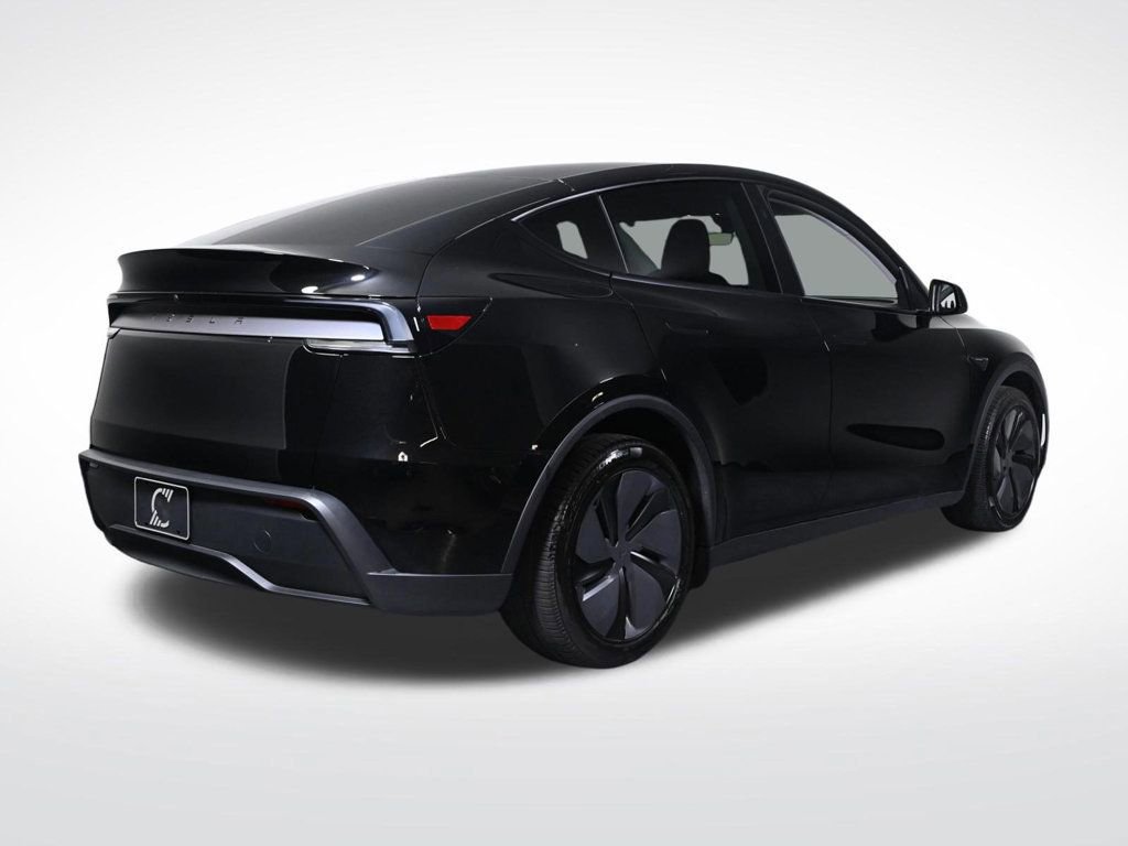 Used 2026 Tesla Model Y 2WD image 5
