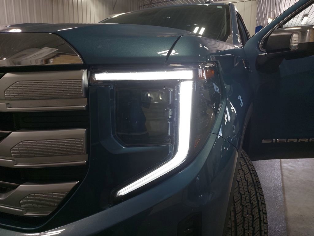 Used 2024 GMC Sierra 1500 SLE w/ Preferred Package AWD/4WD image 31