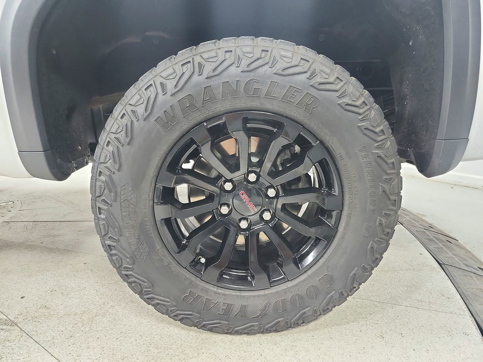 Used 2023 GMC Sierra 1500 AT4X image 52