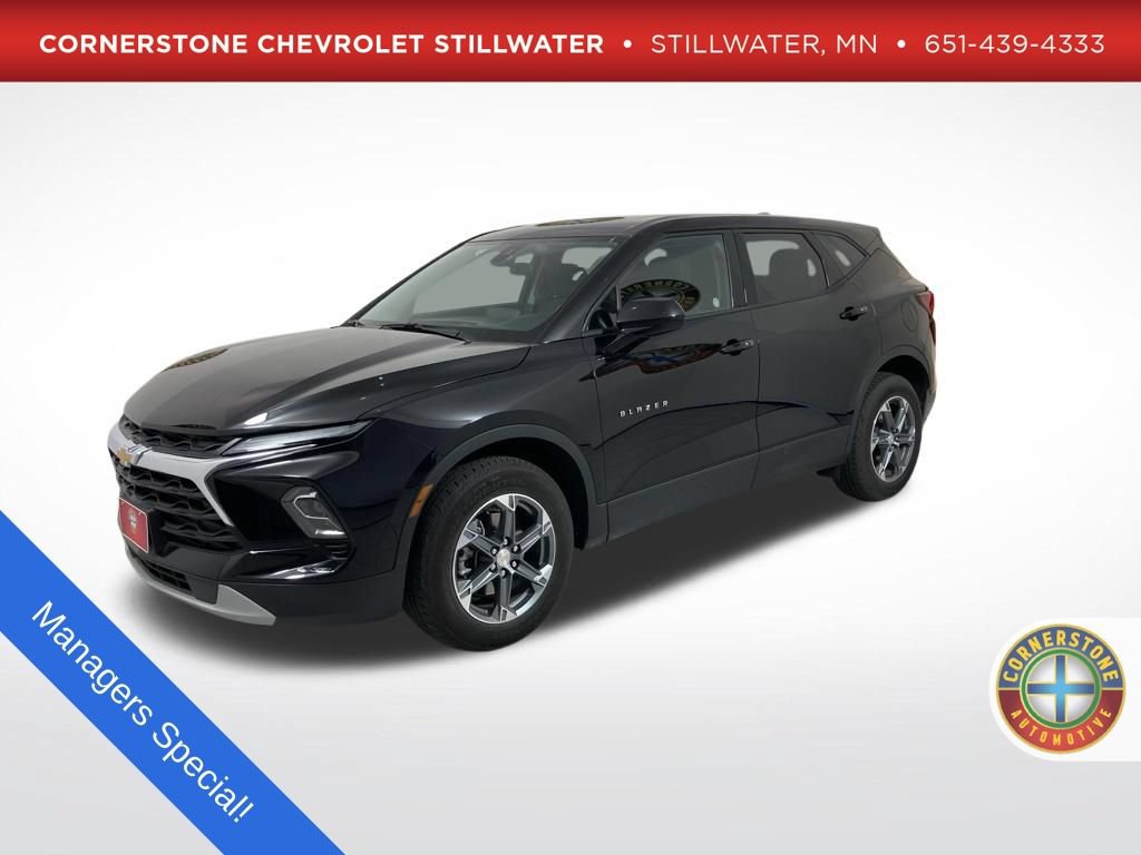 Used 2025 Chevrolet Blazer LT AWD/4WD image 1