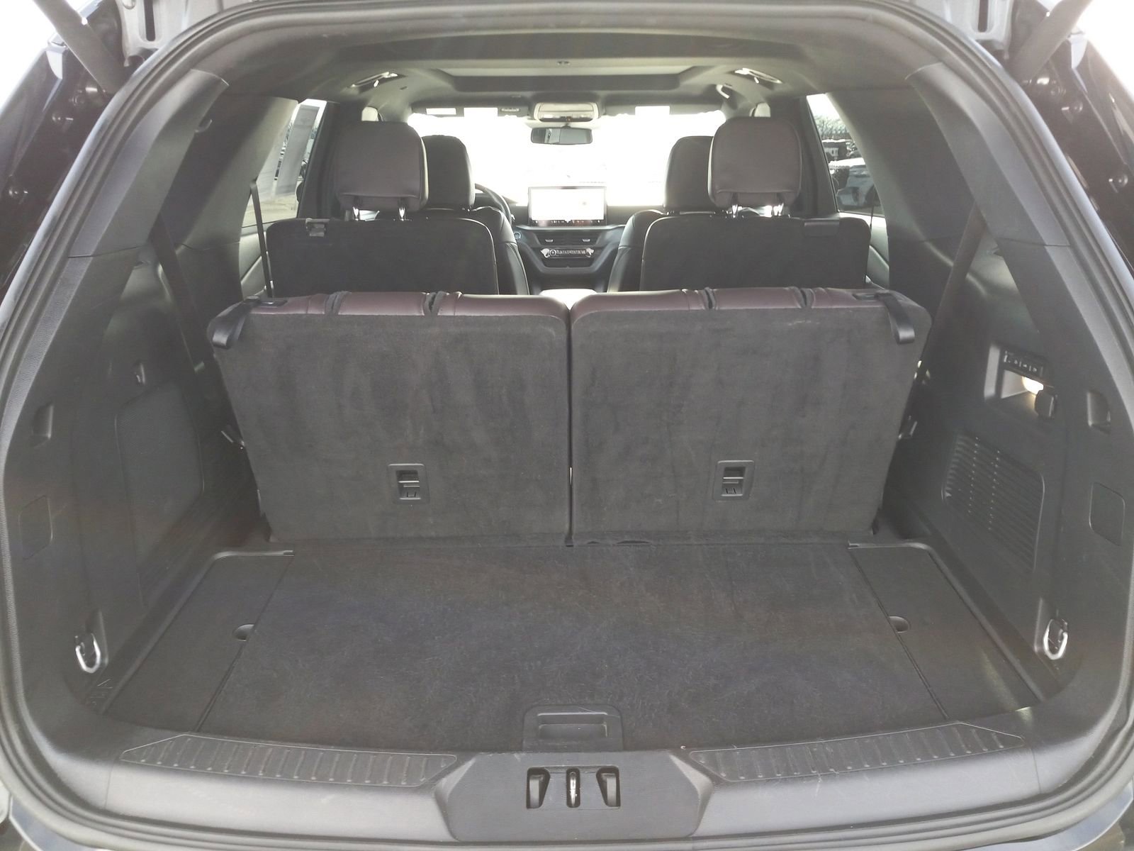 Used 2025 Ford Explorer Platinum w/ LUX Leather Package image 12