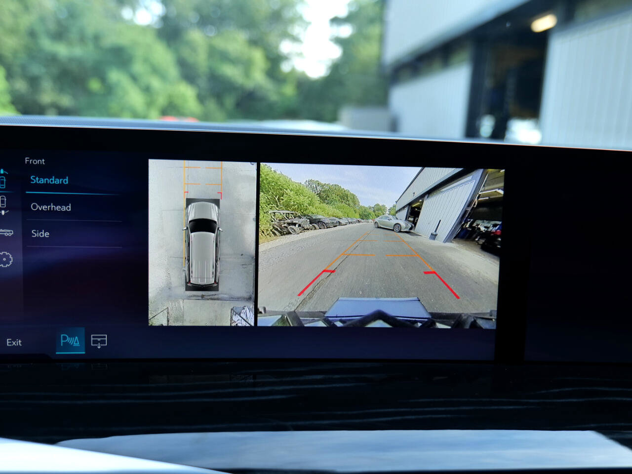 Used 2025 Cadillac Escalade Sport w/ Touring Package image 21