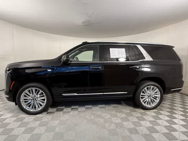 Used 2026 Cadillac Escalade Luxury AWD/4WD image 3