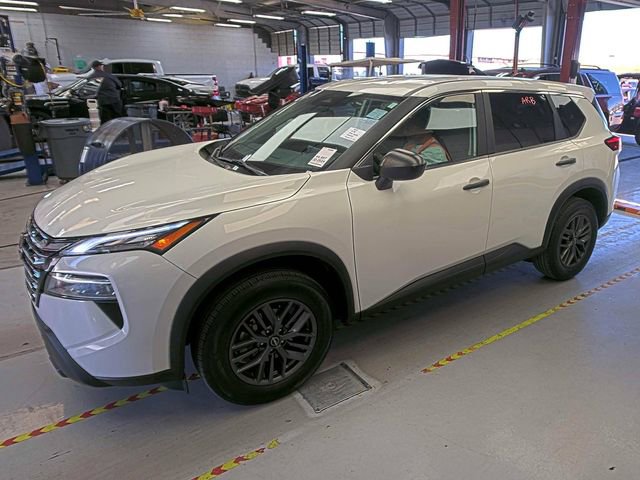 Used 2024 Nissan Rogue S image 4