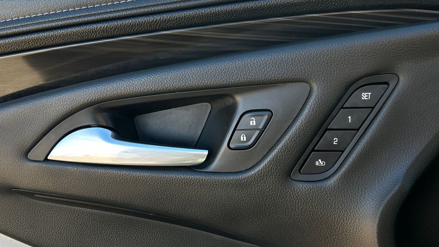 Used 2020 Buick Envision Essence image 27