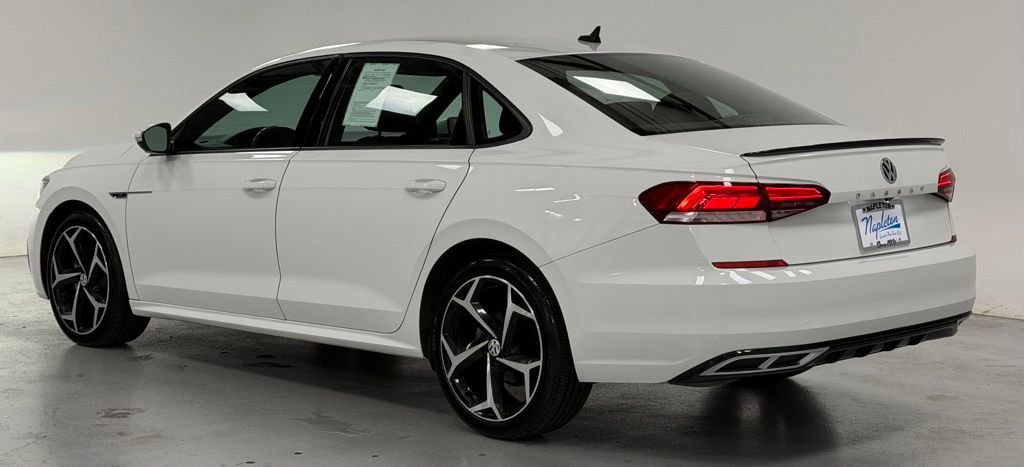Used 2022 Volkswagen Passat 2.0T R-Line FWD image 4