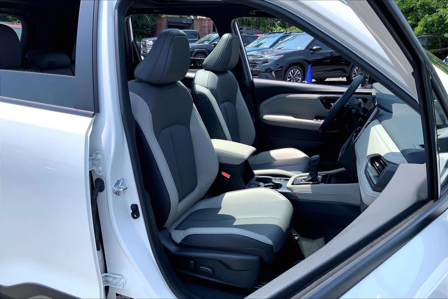 Certified 2025 Subaru Forester Limited w/ Popular Package AWD/4WD image 7