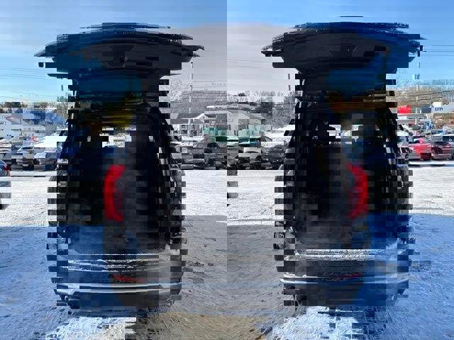 New 2026 GMC Yukon Denali w/ Denali Reserve Package image 11