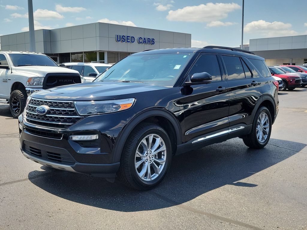 Certified 2023 Ford Explorer XLT w/ Equipment Group 202A AWD/4WD image 8