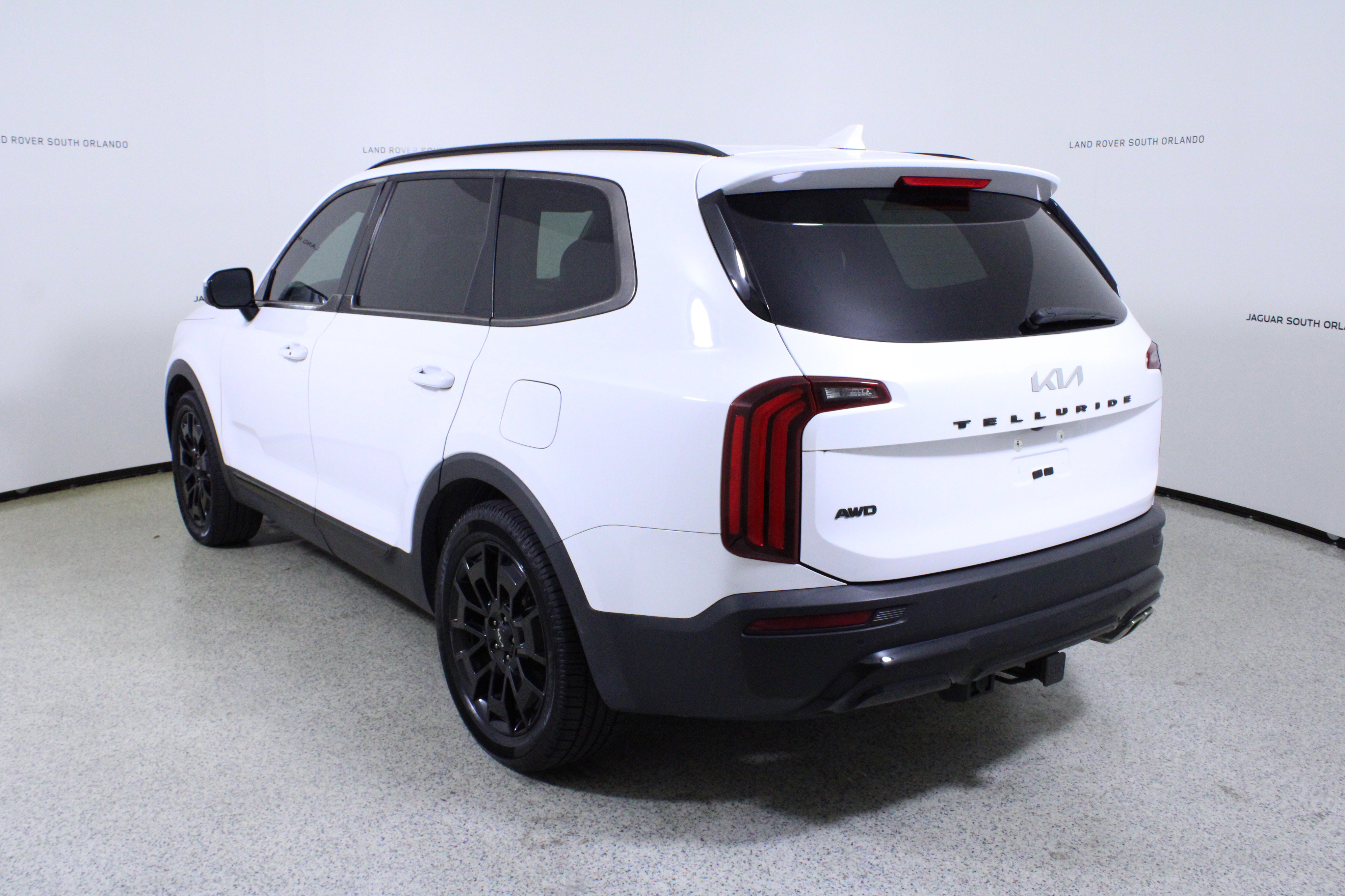 Used 2022 Kia Telluride SX w/ SX Prestige Package image 5