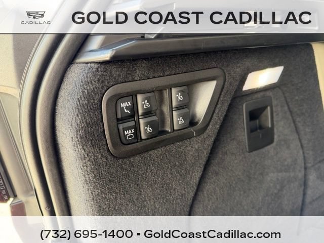 Used 2025 BMW X7 M60i AWD/4WD image 16