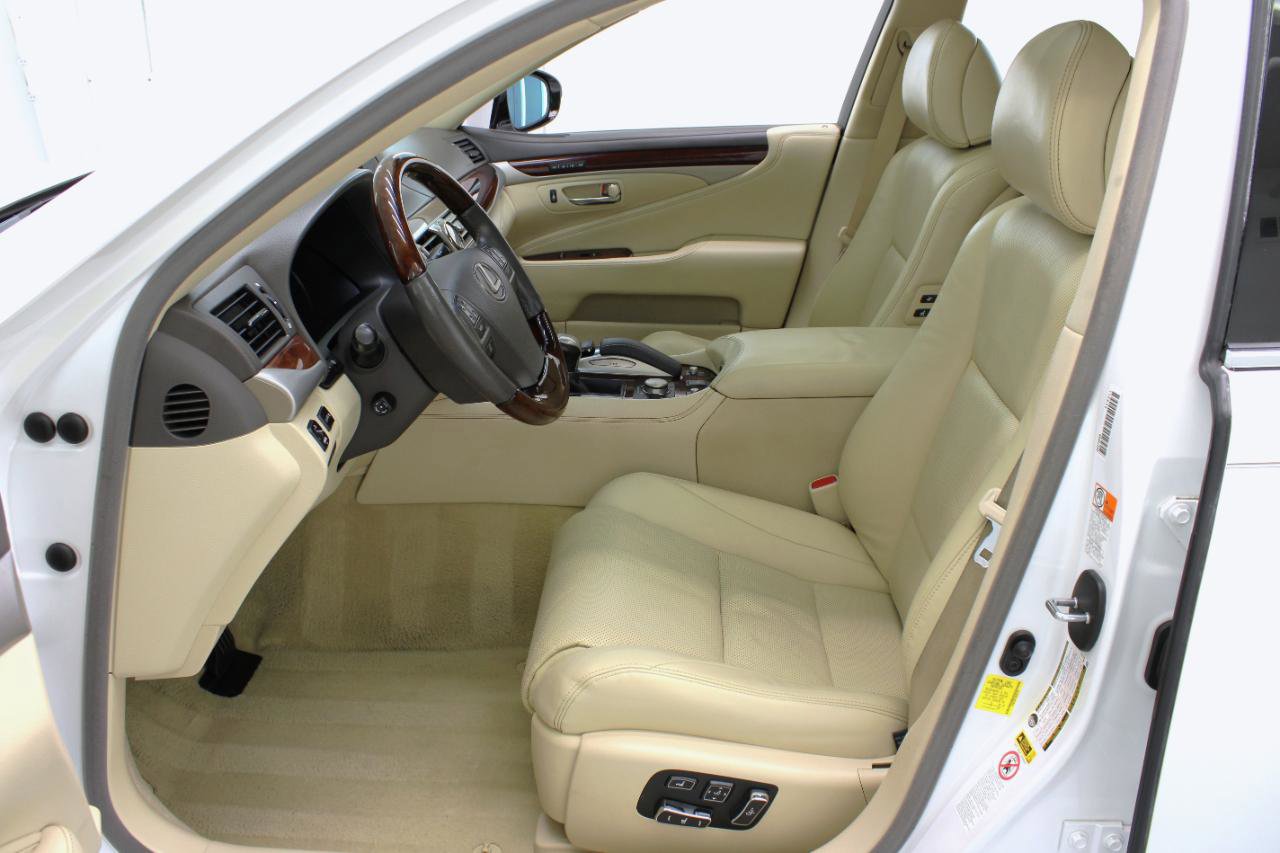 Used 2016 Lexus LS 460 w/ Comfort Package image 33