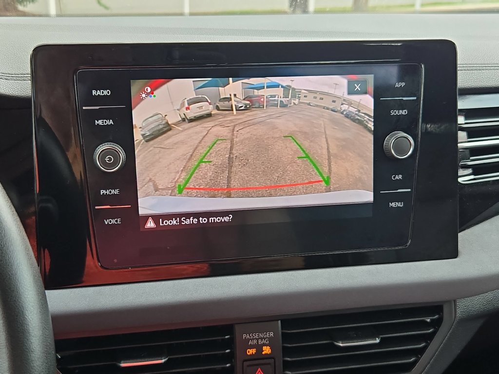 Used 2026 Volkswagen Jetta SE FWD image 18