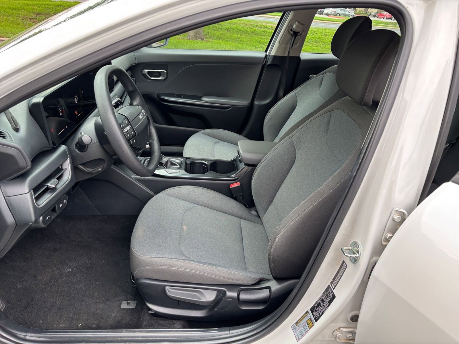Used 2025 Kia K4 FWD image 31
