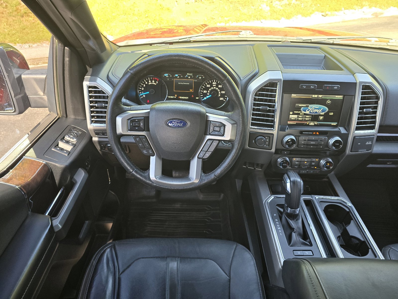 Used 2015 Ford F150 Platinum w/ Equipment Group 701A Luxury AWD/4WD image 15