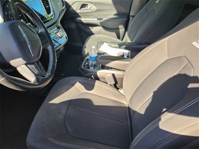 Used 2019 Chrysler Pacifica Touring Plus w/ S Appearance Package FWD image 10
