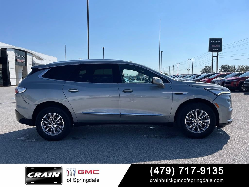 Used 2023 Buick Enclave Essence FWD image 8